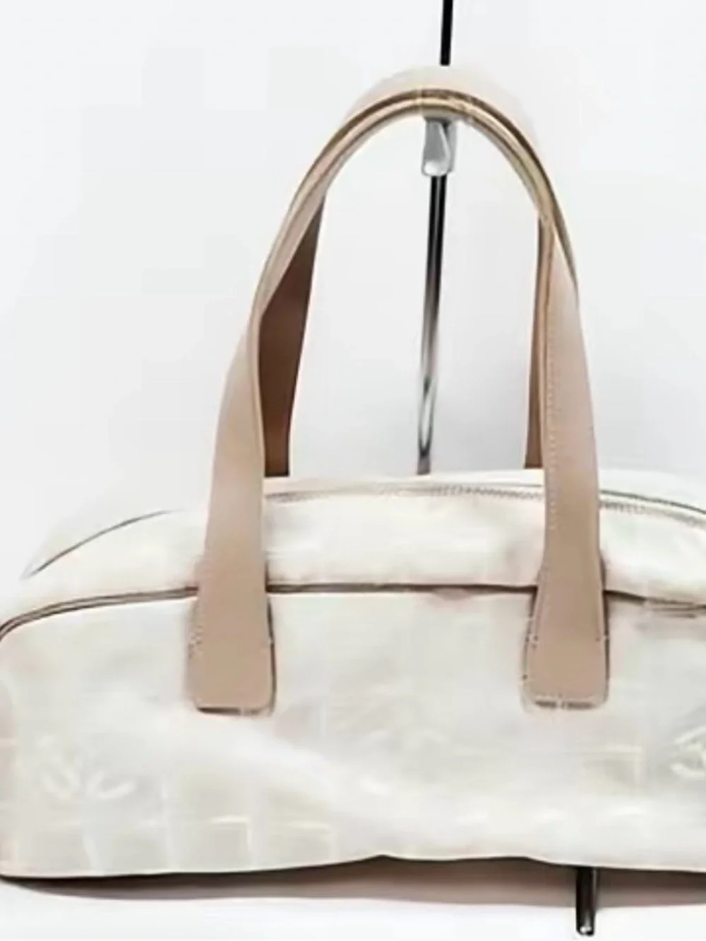 CHANEL beautiful neutral